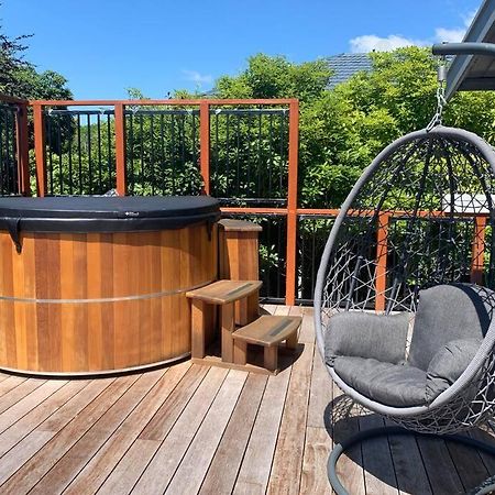 Soak In Cedar Tub, Stroll To Havelock Village Havelock North Exterior foto